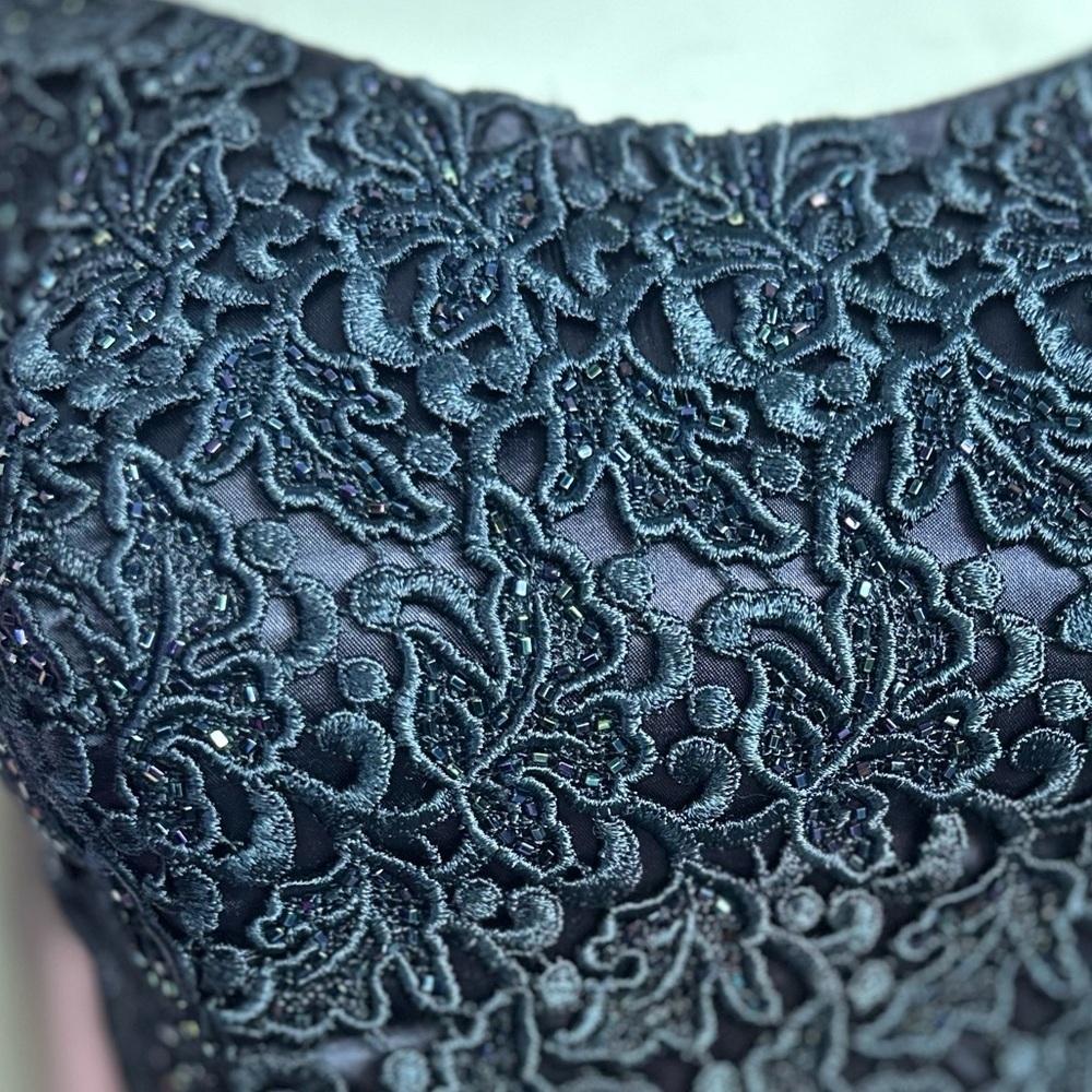 HTF Carmen Marc Valvo Petite beaded blue short-sleeve formal top, size 6 - Picture 12 of 16